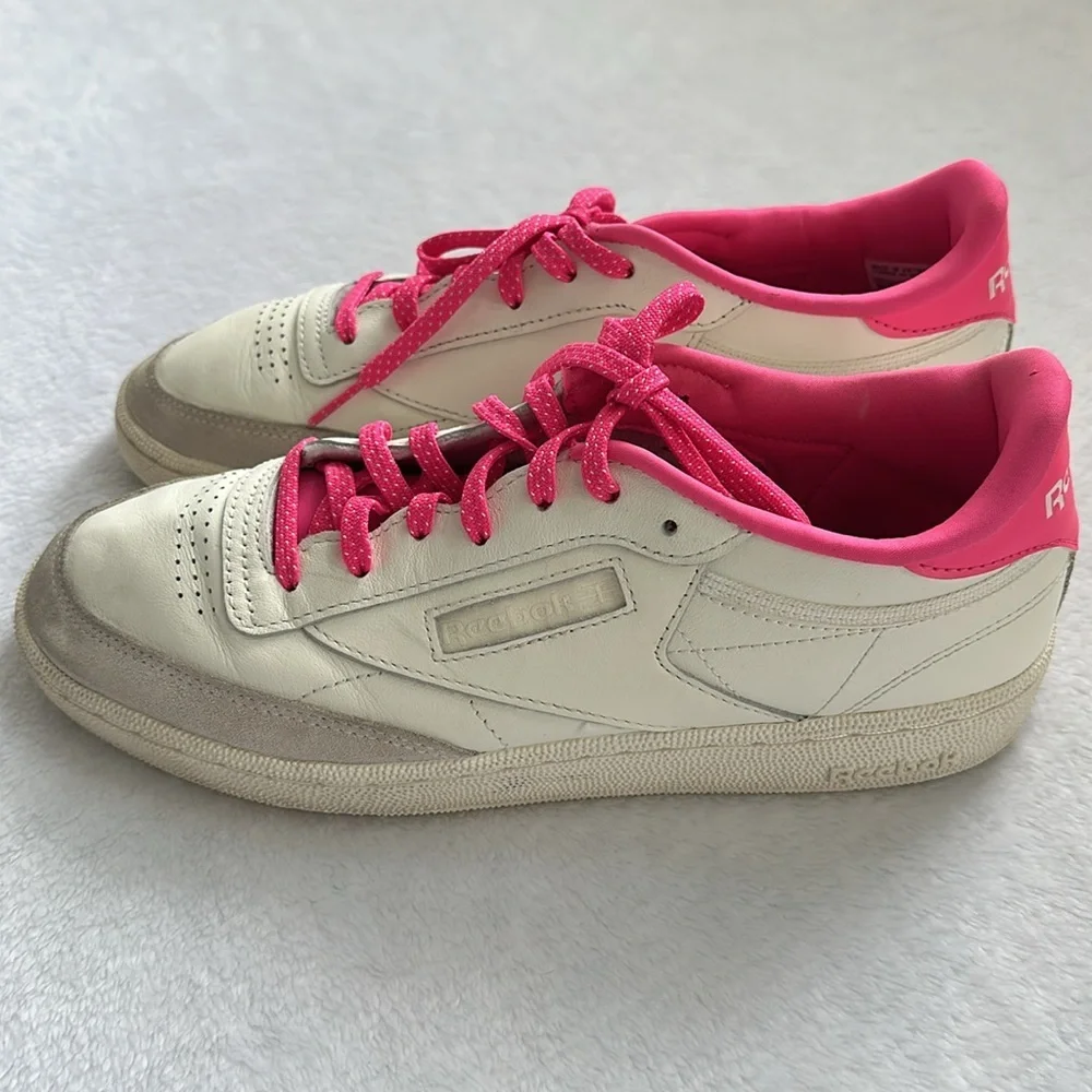 Reebok Retro Low Top Sneakers Shoes Women 10 Suede Hot Pink Sporty Skater Grunge